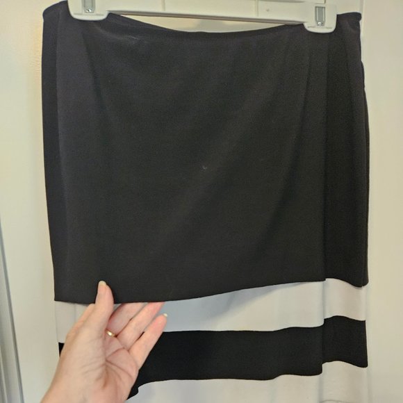 Joseph Ribkoff stretch skirt - Picture 2 of 8